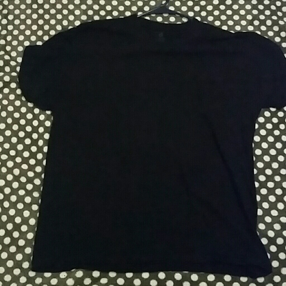 Short sleeve black tee